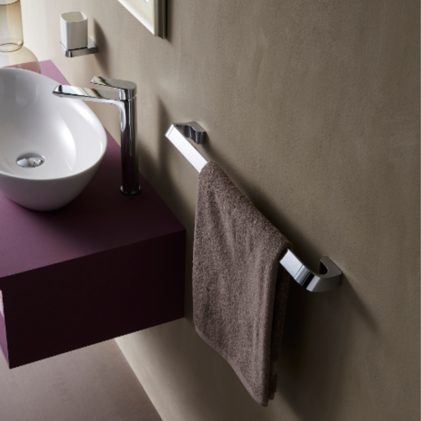 Thanh treo khăn Krene KH-530S-1