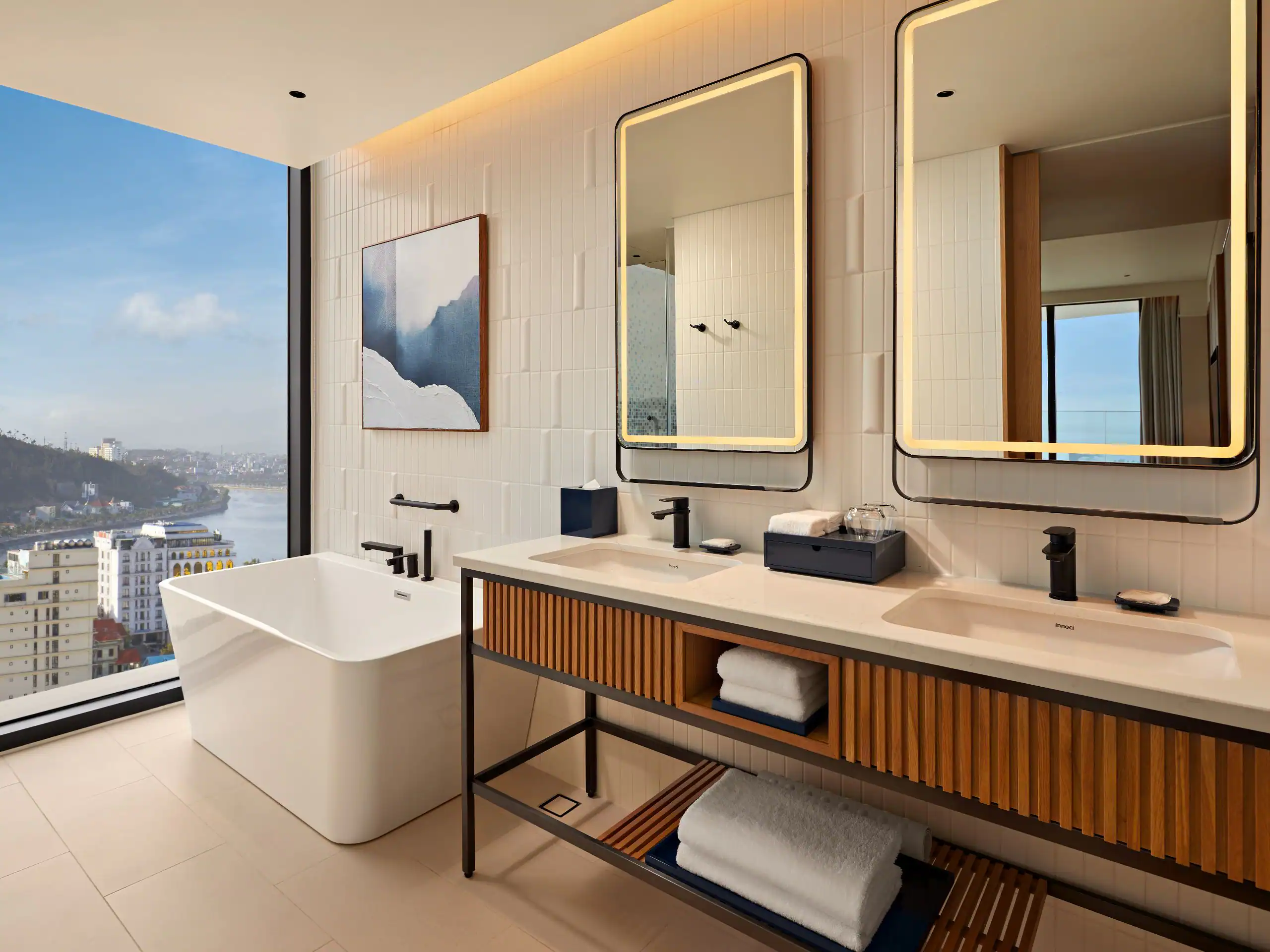 KHÁCH SẠN HYATT REGENCY HẠ LONG